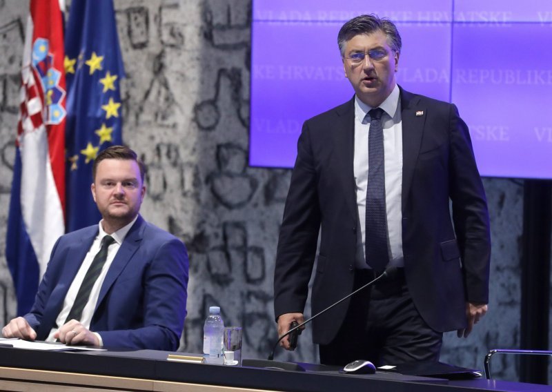 [FOTO] Primorac: Teško je nakon premijerovog iscrpnog izlaganja reći nešto novo; Plenković: Vi ćete dugo biti ministar!