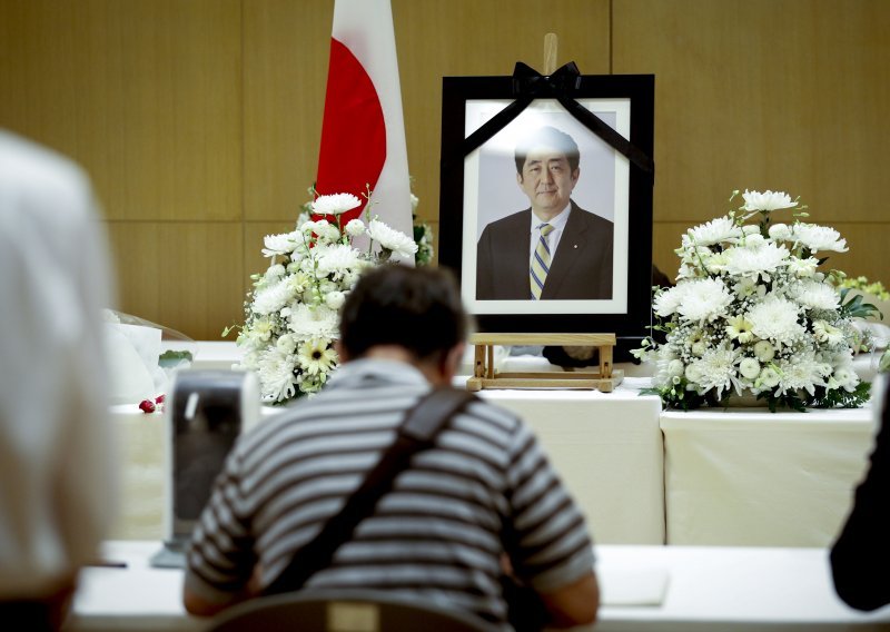 Napravljen niz propusta oko mučkog ubojstva bivšeg japanskog premijera, tjelohranitelji su ga mogli spasiti