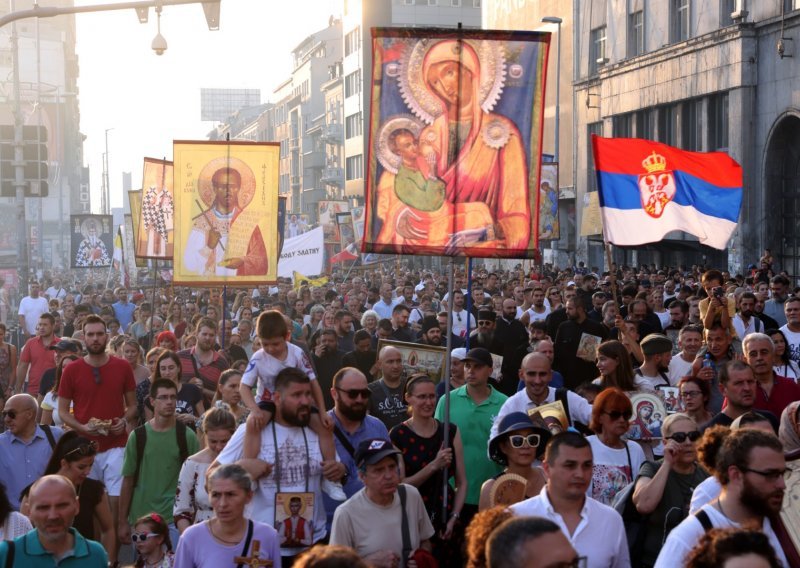 [FOTO] Organizatori Europridea u Beogradu: Usprkos odluci Aleksandra Vučića parada će biti održana!