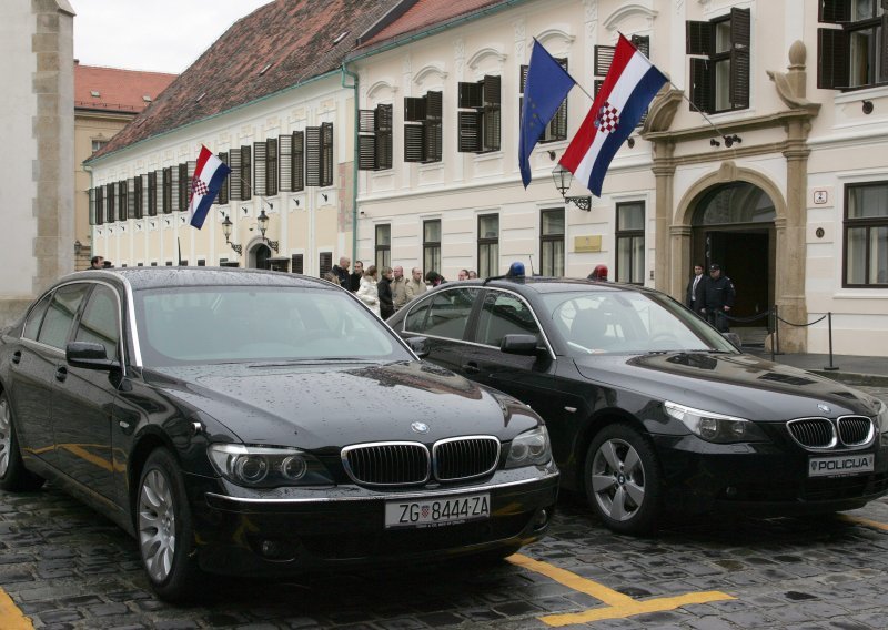 U Hrvatskoj samo još Vlada kupuje nove aute