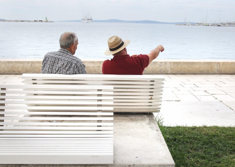 Umirovljenici se drže starog pravila: Troši koliko imaš. Zato im ušteđevina propada. Evo par savjeta kako to spriječiti