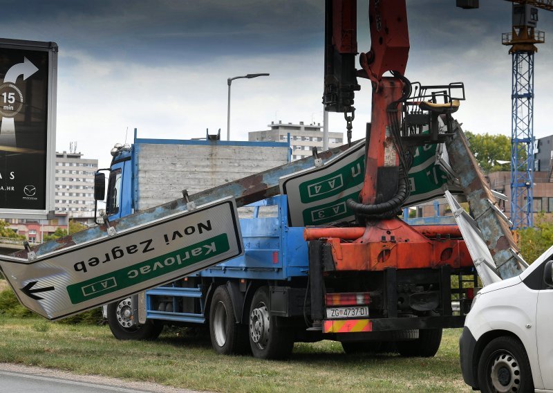 [FOTO/VIDEO] Kamion pomeo prometnu signalizaciju u Zagrebu