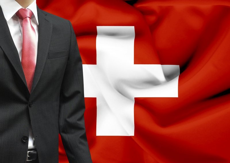 Švicarska definitivno ukinula bankovnu tajnu za strance