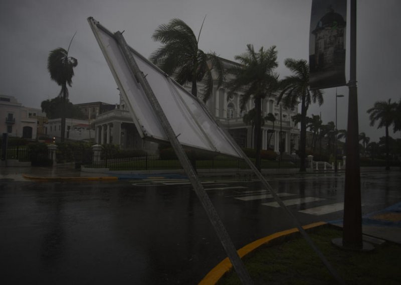 Uragan izazvao velike poplave i klizišta na Portoriku