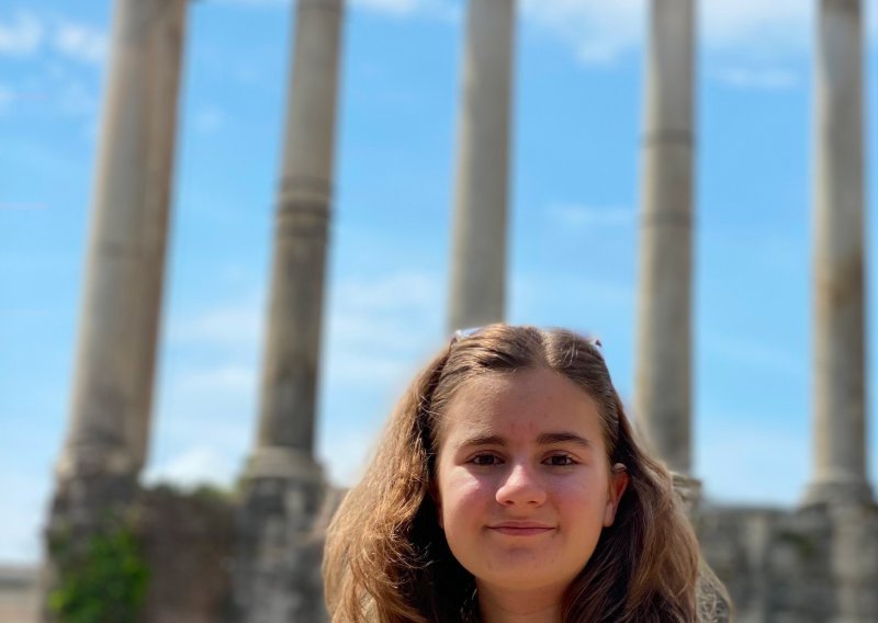 Ema Donev želi biti astrofizičarka i na korak je do finala globalnog natjecanja mladih znanstvenika: Evo kako joj možete pomoći