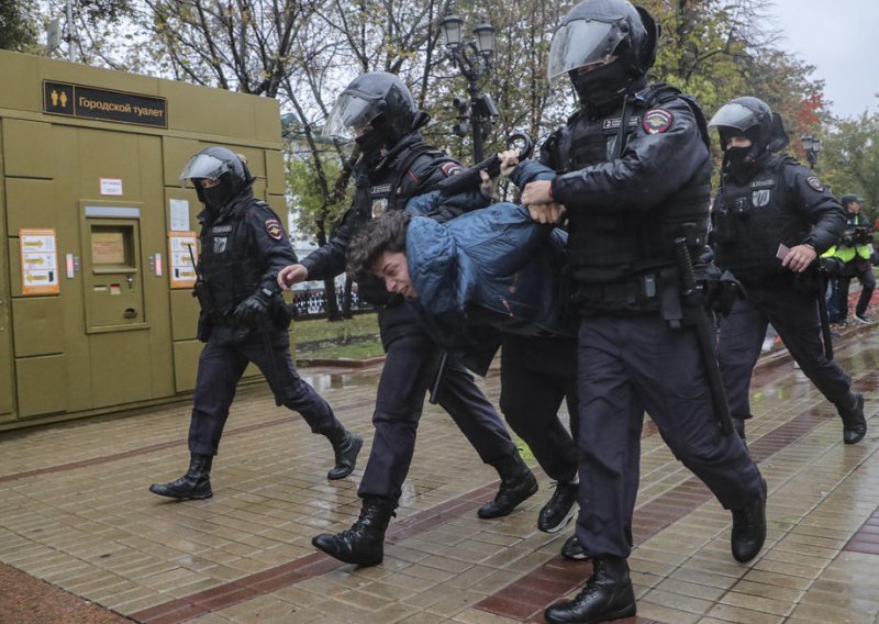 Gnjev zbog mobilizacije posebno jak u siromašnim regijama Rusije, u Dagestanu policija pucala u sukobu s protivnicima odluke