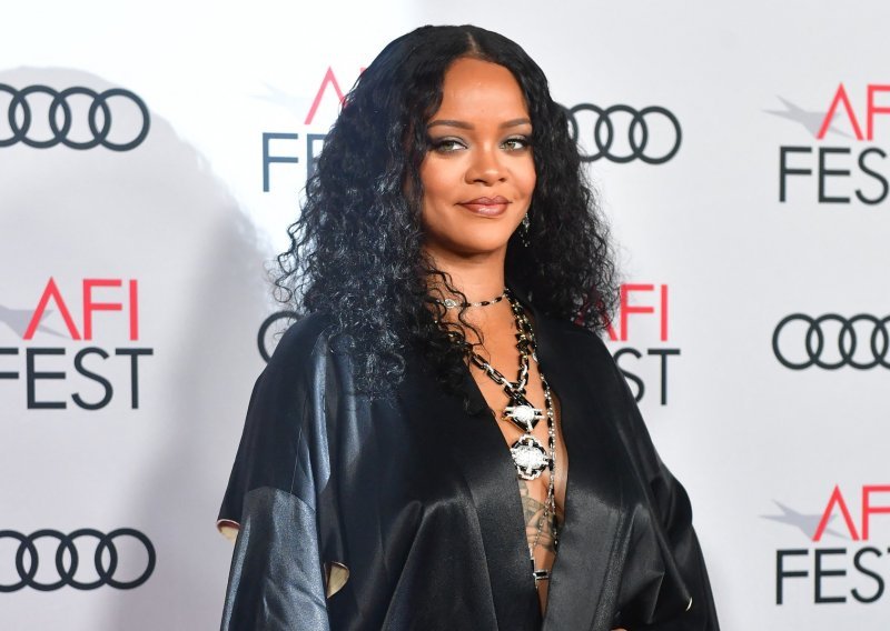 Veliki glazbeni povratak: Rihanna nastupa u poluvremenu Super Bowla