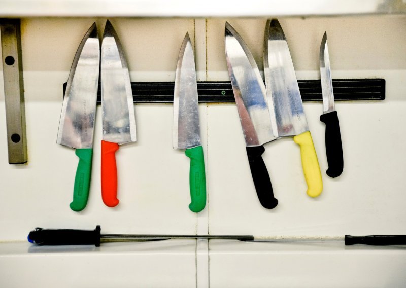 Povučeni kineski kuhinjski noževi zbog utvrđene veće migracije kroma