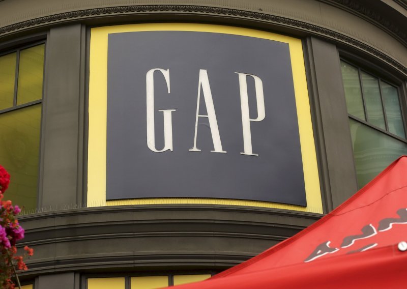 Gap zbog slabe prodaje zatvara 75 trgovina