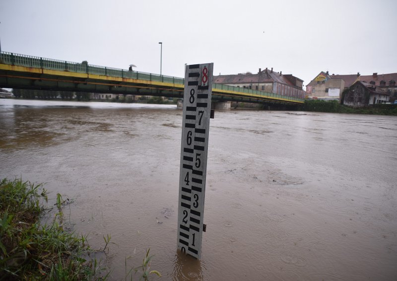 Vodostaj Kupe u Karlovcu stagnira, prošla opasnost od poplave