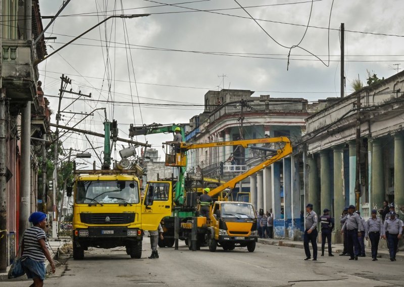 Kuba moli američku pomoć, cijela zemlja ostala bez struje