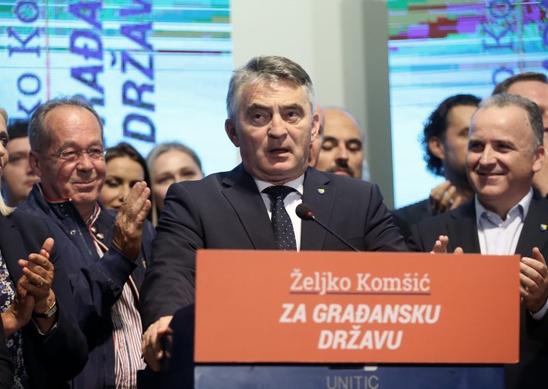 Komšić optužio visokog predstavnika Schmidta za prevaru birača, tužio ga Ustavnom sudu