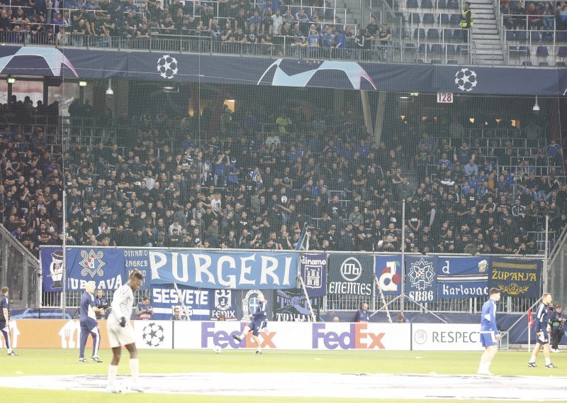[FOTO] Iako su u manjini, Bad Blue Boysi apsolutni su 'gospodari' tribina stadiona u Salzburgu