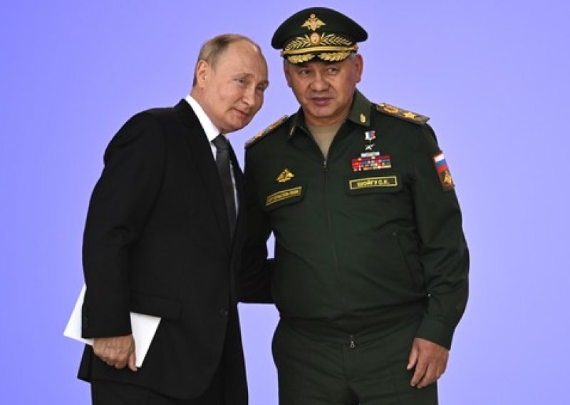 Glasnogovornik Kremlja: Nemam saznanja da je Putin promijenio stav o Šojguu