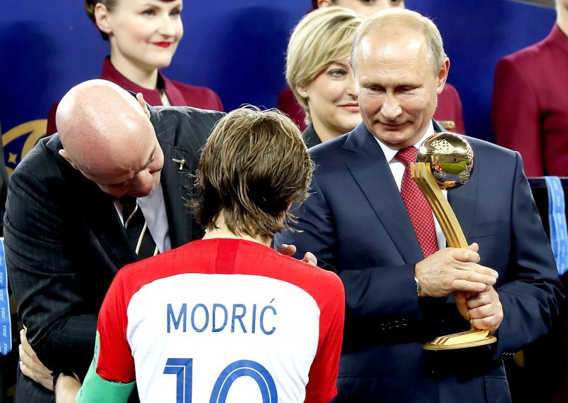 Vladimir Putin je u predahu od razaranja Ukrajine dijelio savjete organizatorima Svjetskog prvenstva u Katru...