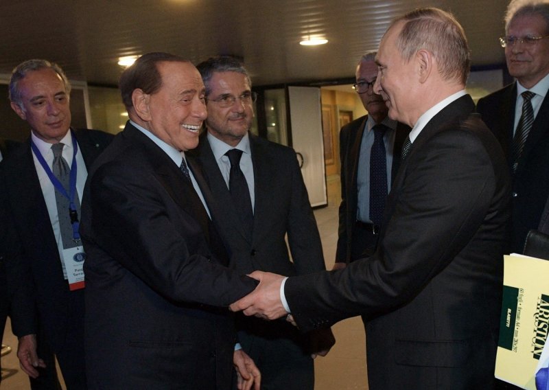 Pojavila se nova snimka na kojoj Berlusconi otvoreno brani Putina i agresiju na Ukrajinu