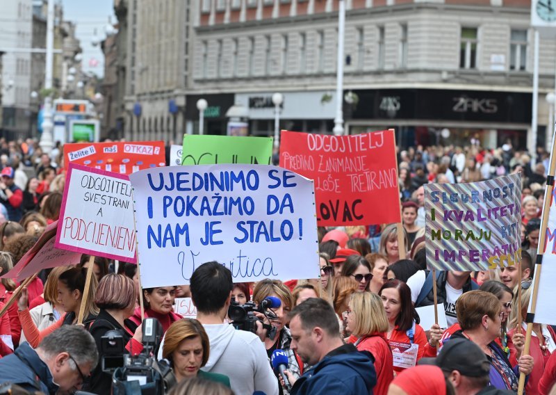 Prosvjed odgojitelja u Zagrebu: Dosta nam je! Želite li naš otkaz?!