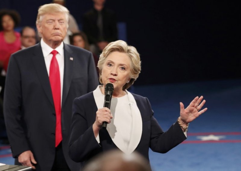 Clinton opet bolja u debati, Trump se uspio 'održati na površini'