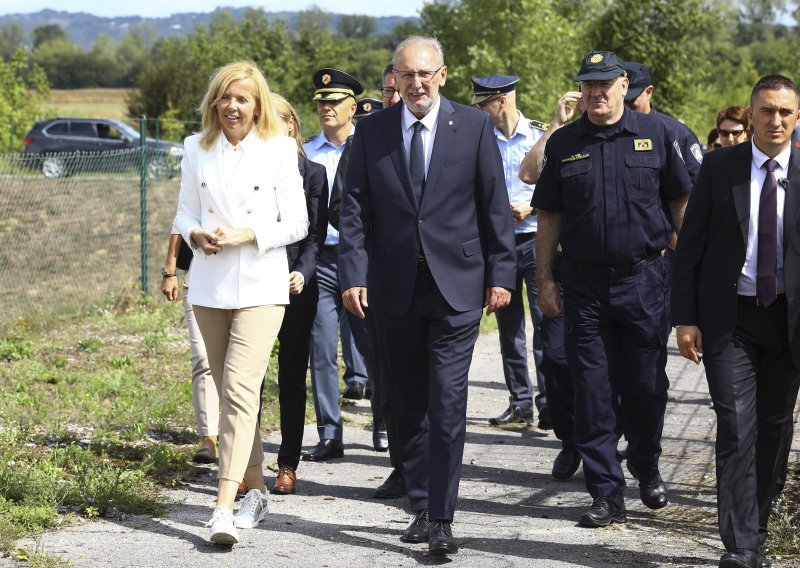 Kraj trakavice: Slovenija će pustiti Hrvatsku u Schengen, ali uz izjavu da prihvaća arbitražu!