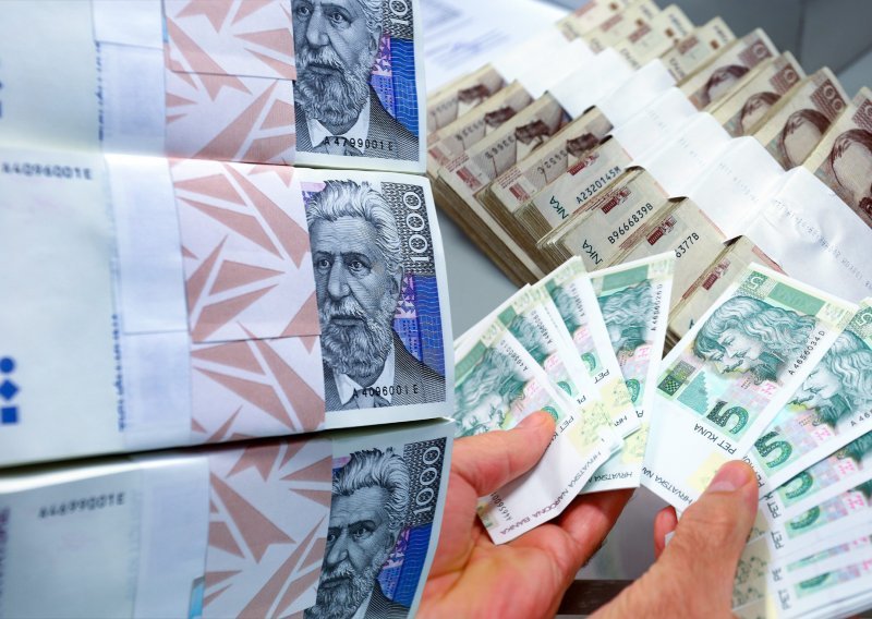 Hrvati plivaju u novcu; na računima i u dionicama imaju više od 600 milijardi kuna!