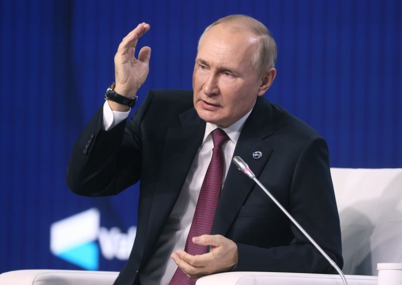 Putin i kazahstanski predsjednik potvrdili jedinstvo nakon napetosti u vezi Ukrajine