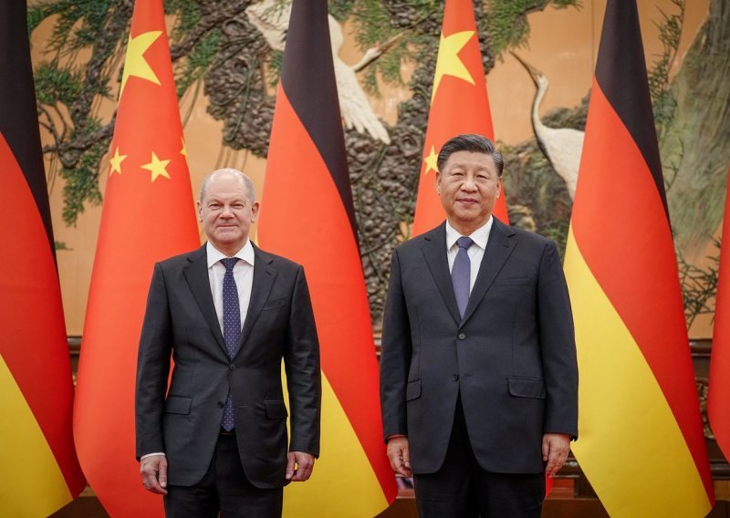 [FOTO] Scholz stigao u posjet Pekingu, prvi jednog čelnika G7 u tri godine