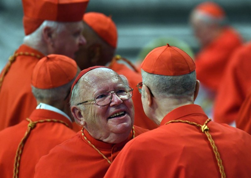 Francuski kardinal priznao da je zlostavljao djevojčicu, povlači se s dužnosti