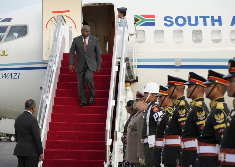 Skandal s krađom novca na farmi nije ga pokolebao: Predsjednik Južne Afrike ne da ostavku