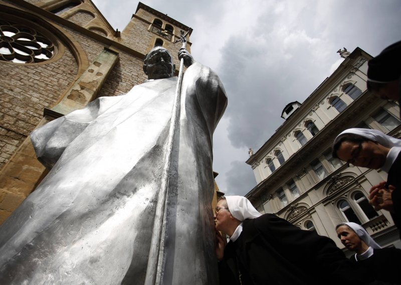 Kip pape Ivana Pavla II. otkriven u Sarajevu