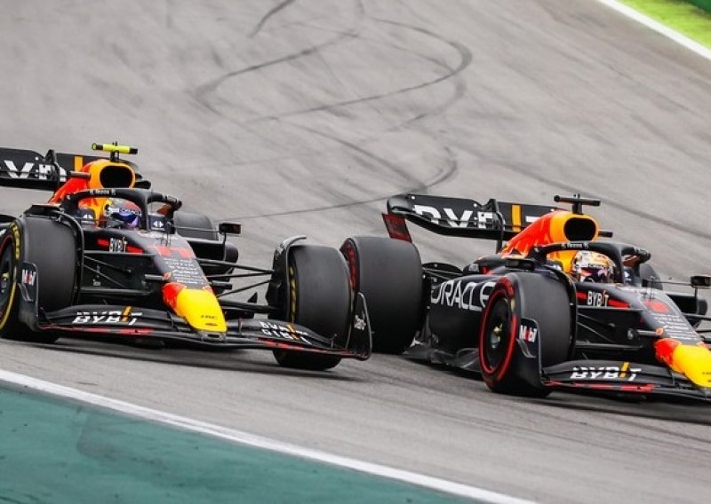 Dominacija Red Bulla; Sergio Perez brži od Maxa Verstappena, no Mercedesi su im vrlo blizu...