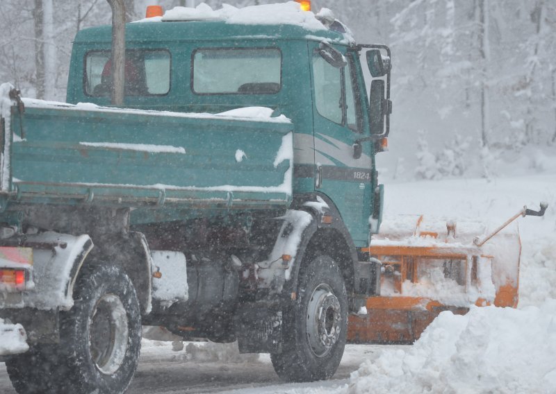 Dramatično upozorenje iz Slovenije: Stižu velike snježne padaline, bura i poplave!