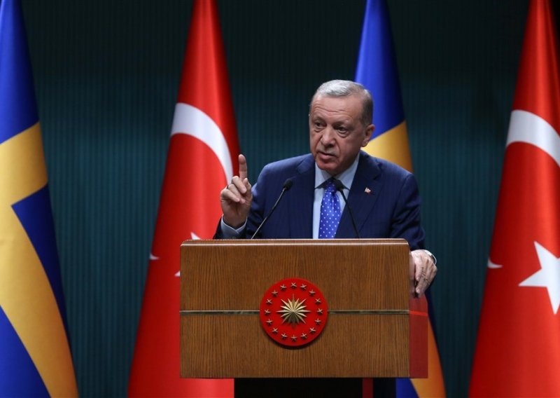 Erdogan razmišlja o kopnenoj ofenzivi protiv kurdske milicije