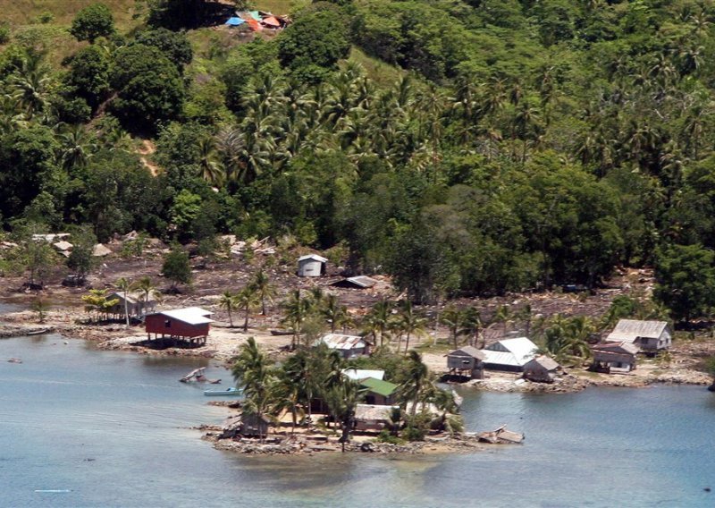 U snažnom potresu magnitude 7,0 na Solomonskim otocima oštećene zgrade i zračna luka