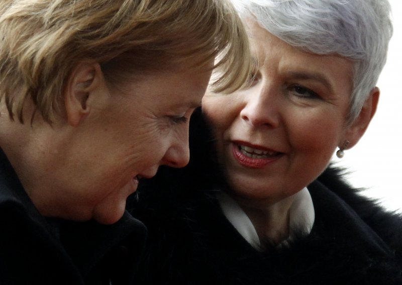 Kosor s Merkel i Berlusconijem u Bruxellesu