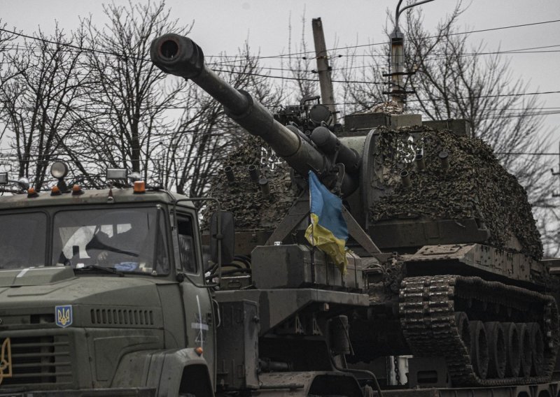 Guverner Kurska tvrdi: Ukrajinske snage pogodile su elektranu u Rusiji