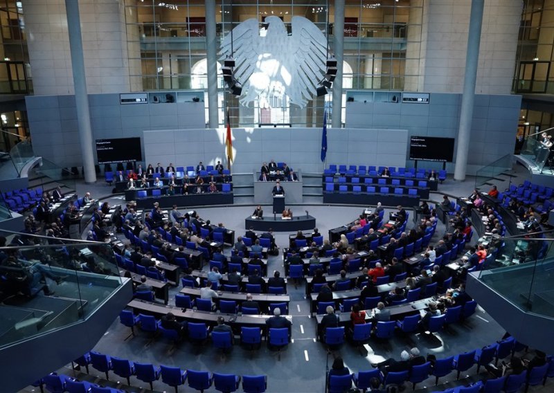U Njemačkoj postignut dogovor o smanjenju broja zastupnika u Bundestagu