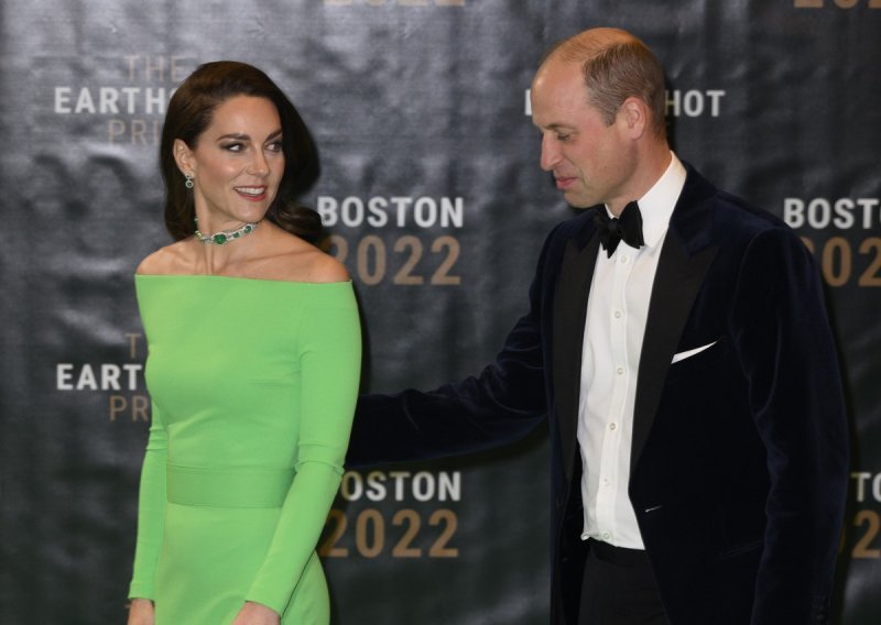 Nakon posjeta Harvardu, Kate Middleton zablistala na dodjeli nagrada, a ovoga je puta svoju dizajnersku haljinu - unajmila!
