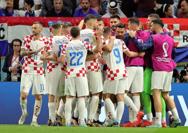 [FOTO] Drama sa sretnim završetkom za Hrvatsku! Dominik Livaković obranio tri penala i odveo Vatrene u četvrtfinale SP-a!