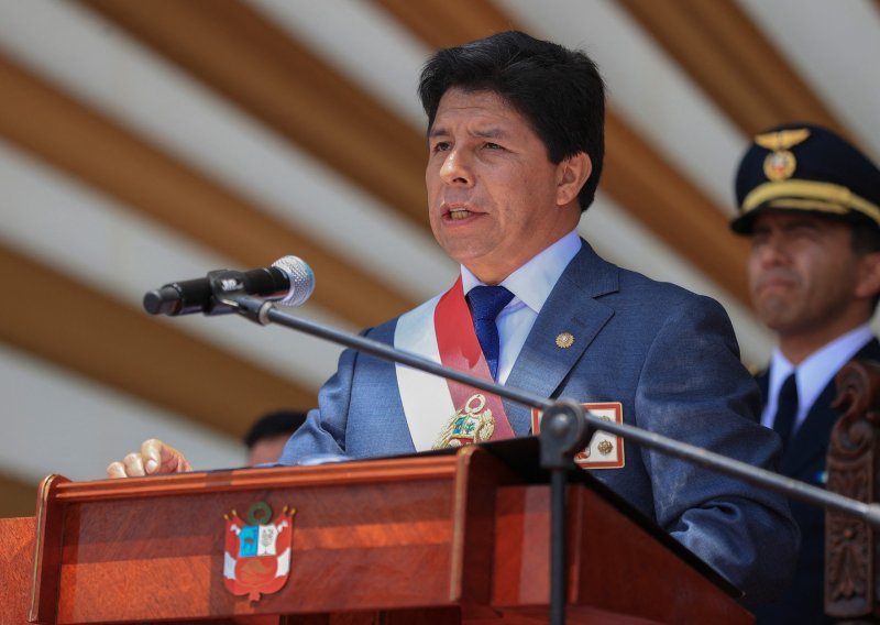 Pet predsjednika u šest godina: Peruanski parlament smijenio šefa države Pedra Castilla