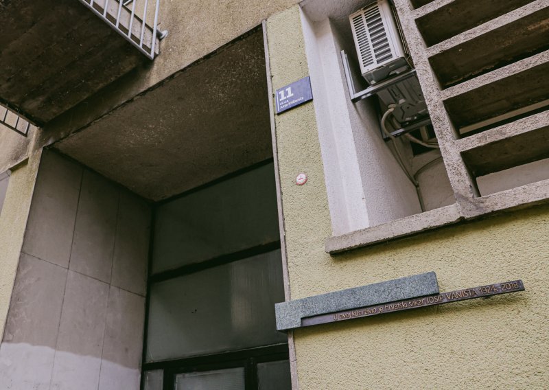 [FOTO] Memorijalnom pločom obilježena adresa kultnog Vaništinog ateljea u Križanićevoj ulici