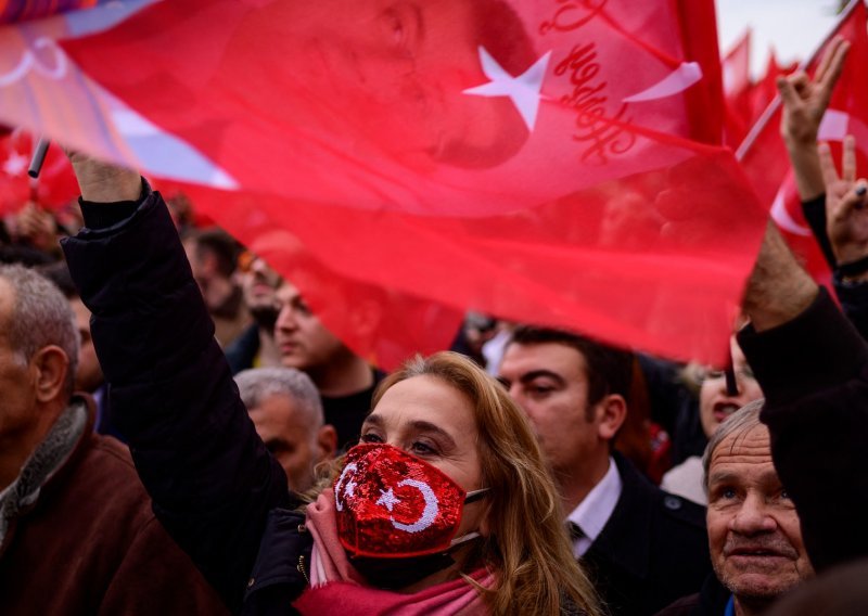 Turci prosvjedovali protiv presude Erdoganovu izazivaču: Vlada se boji. Nitko ne može zaustaviti ovu naciju!