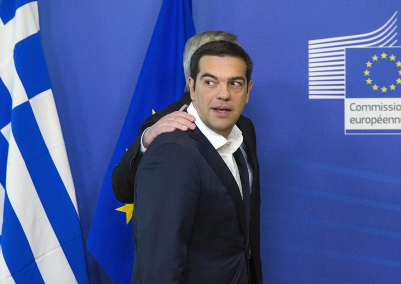 Eurozona odobrila treći program pomoći Grčkoj