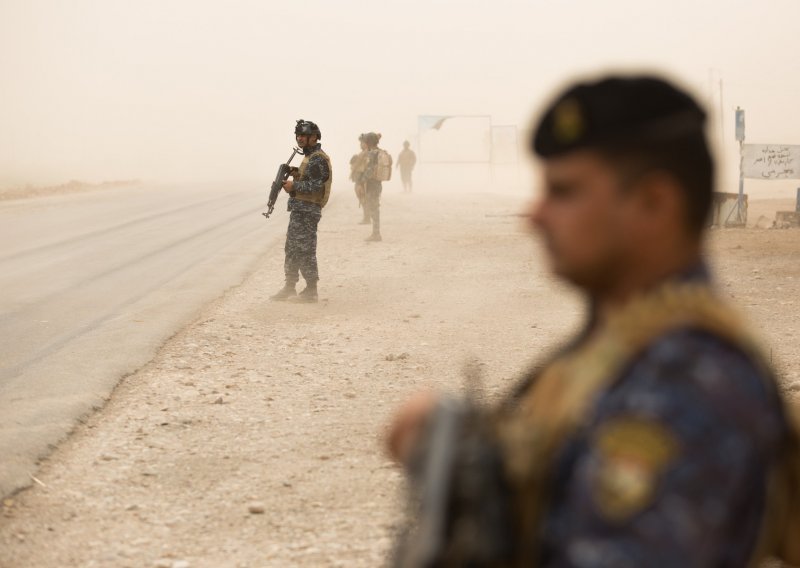 Najmanje osam iračkih policajaca ubijeno u eksploziji bombe