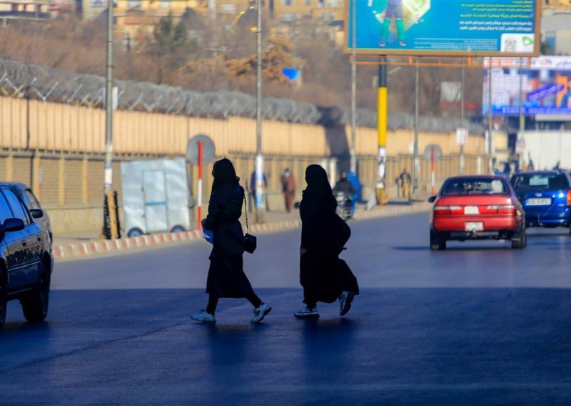 Talibani naredili nevladinim organizacijama da ženama zabrane dolazak na posao
