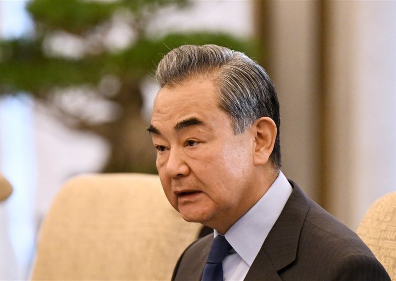 Wang Yi: SAD mora prestati s maltretiranjem i suzbijanjem razvoja Kine