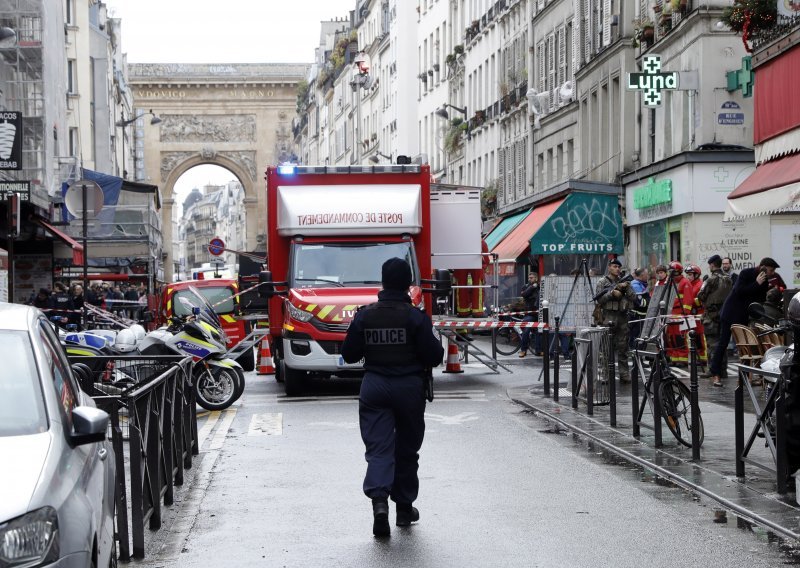 Macron: Pucnjava u Parizu bila je 'podli napad' na Kurde