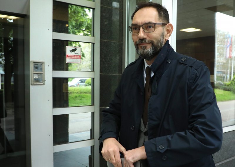 Bivši glavni državni odvjetnik Dražen Jelenić, suspendiran zbog članstva u masonskoj loži, u utorak se vraća na posao?