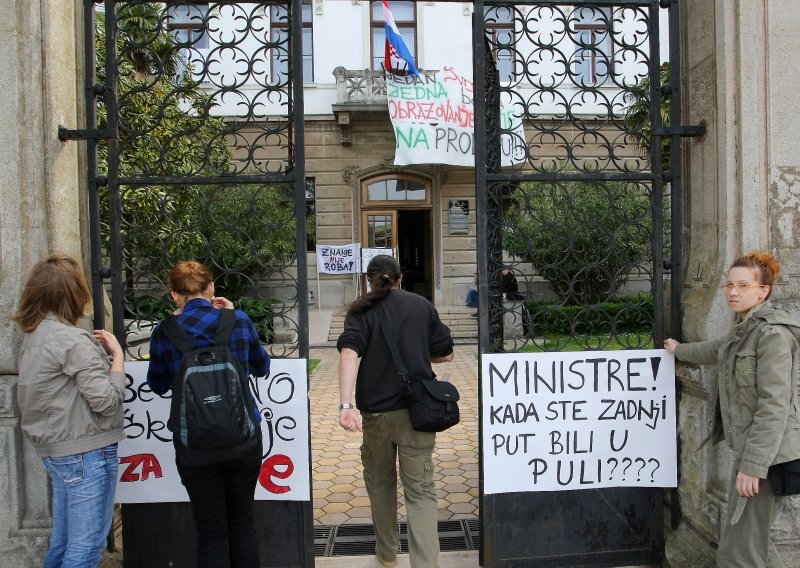 Pulski studenti prekinuli blokadu