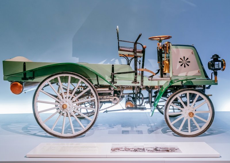 [FOTOPRIČA] Vozilo iz muzeja Mercedes-Benz preteča je današnjih kombija: Daimler motorizirano poslovno vozilo iz 1899.
