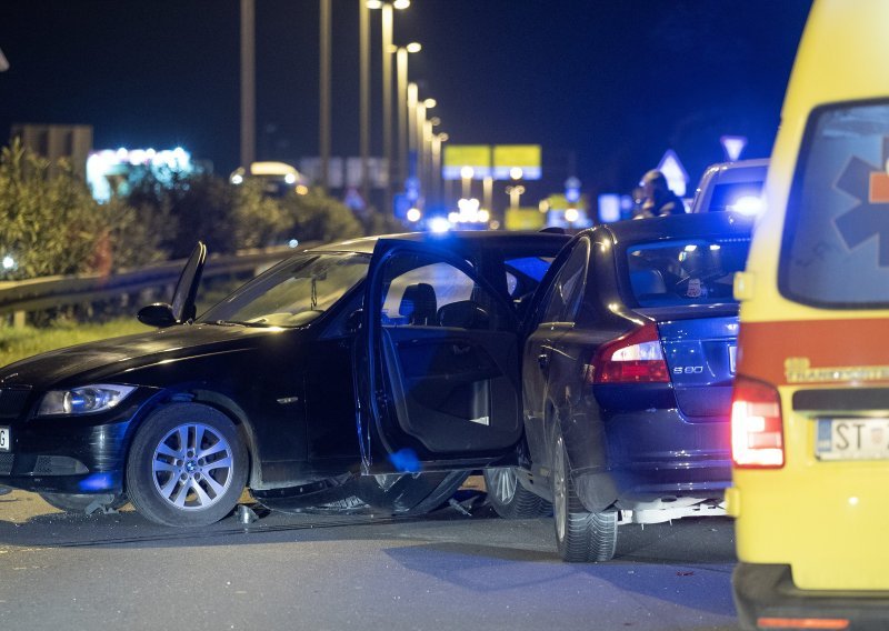 Dvije teške prometne nesreće u Kaštelima; izgorio automobil u Splitu